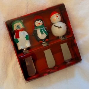 St Nicholas Square North Pole spreaders